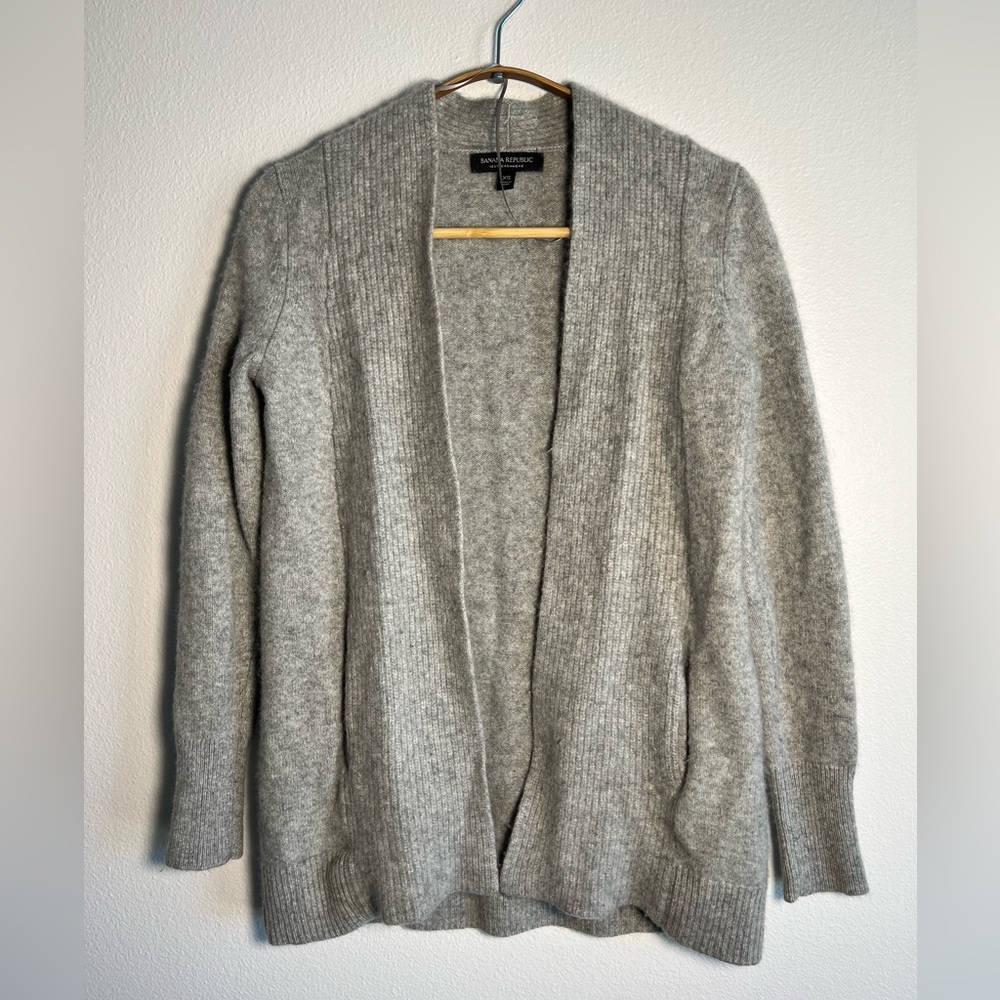 Banana Republic 100% cashmere cardigan
